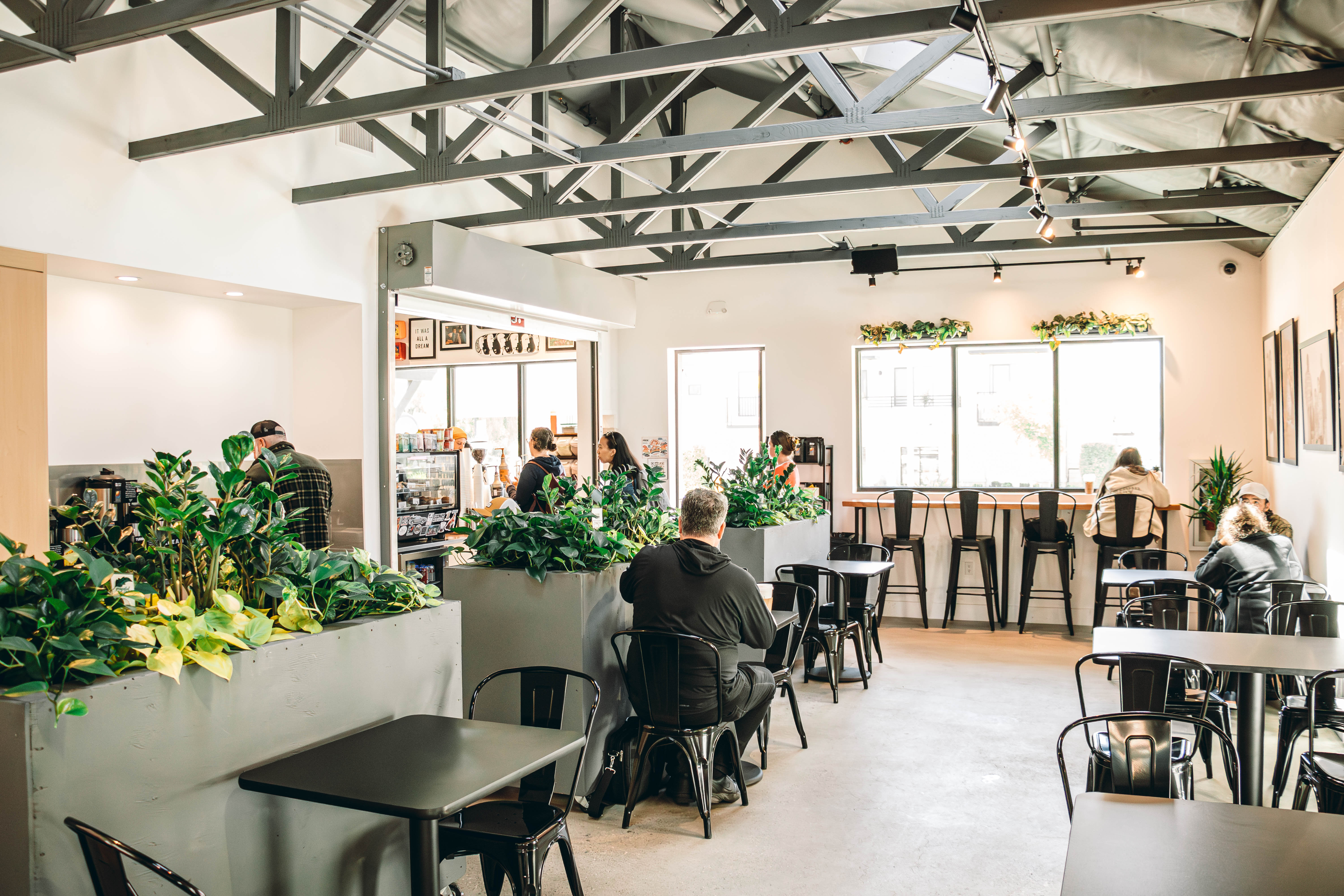 Coastal Coffee Shop Triples Foot Traffic via Social Media Marketing